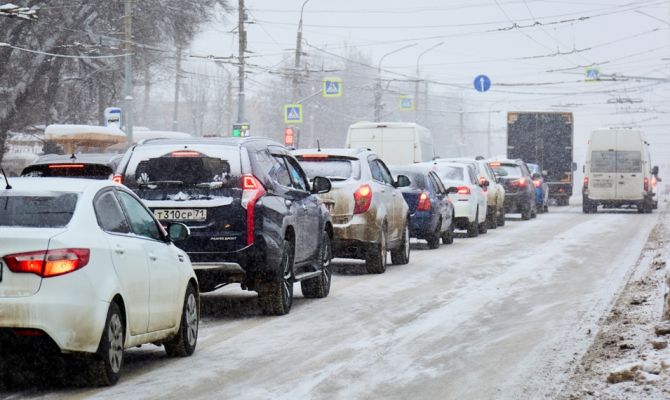 Видимость на дорогах Тульской области снизилась до 50 метров