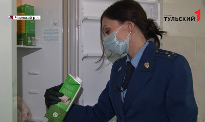 Рыба вместо фруктов и порции «на глаз»: какие нарушения нашли в детских садах Чернского района