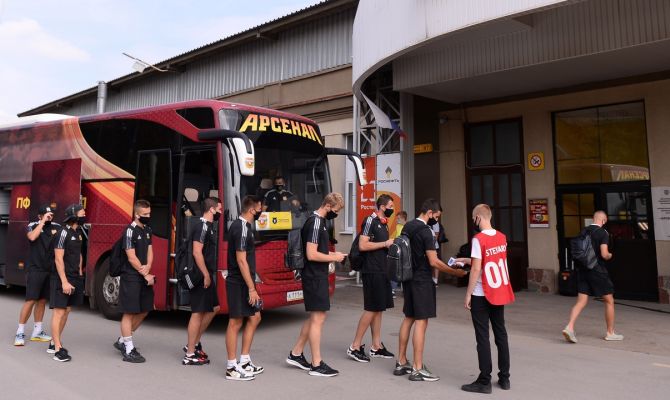 В Туле стартует матч "Арсенал" - "Спартак"