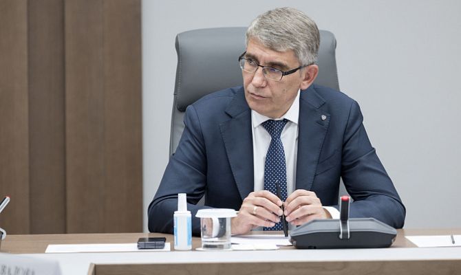 Дмитрий Миляев поздравил сотрудников налоговых органов с праздником