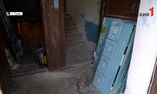 Косметический ремонт в подъезде затянулся: куда обращаться тулякам в такой ситуации
