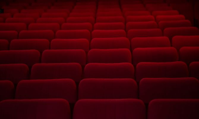 Тулячка отсудила почти 7 тысяч рублей за отмену концерта британской рок-группы «Editors»