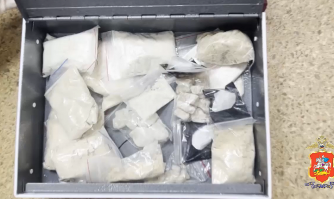 Тулячка пыталась перевезти 3 кг наркотиков на такси