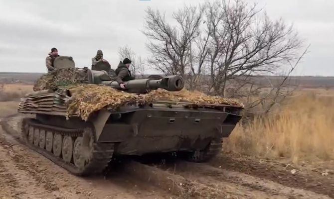 Тульские десантники уничтожили пехоту ВСУ под Соледаром с помощью гаубиц "Гвоздика"