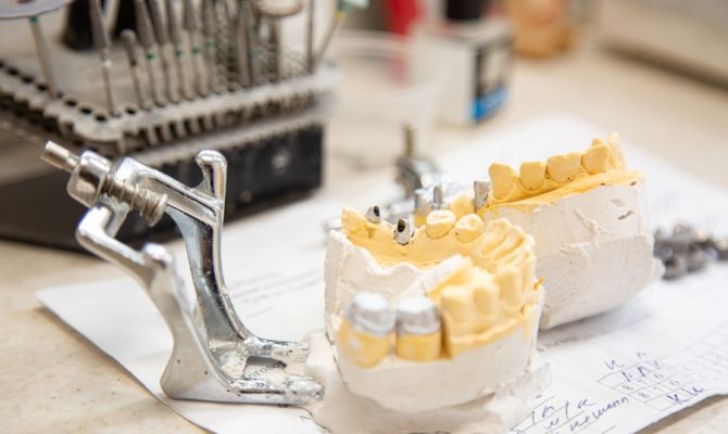 Стоматолог рассказала, как не испортить эмаль при чистке зубов