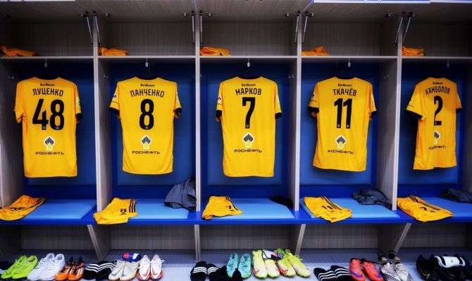 Стартует матч "Нижний Новгород" - "Арсенал"