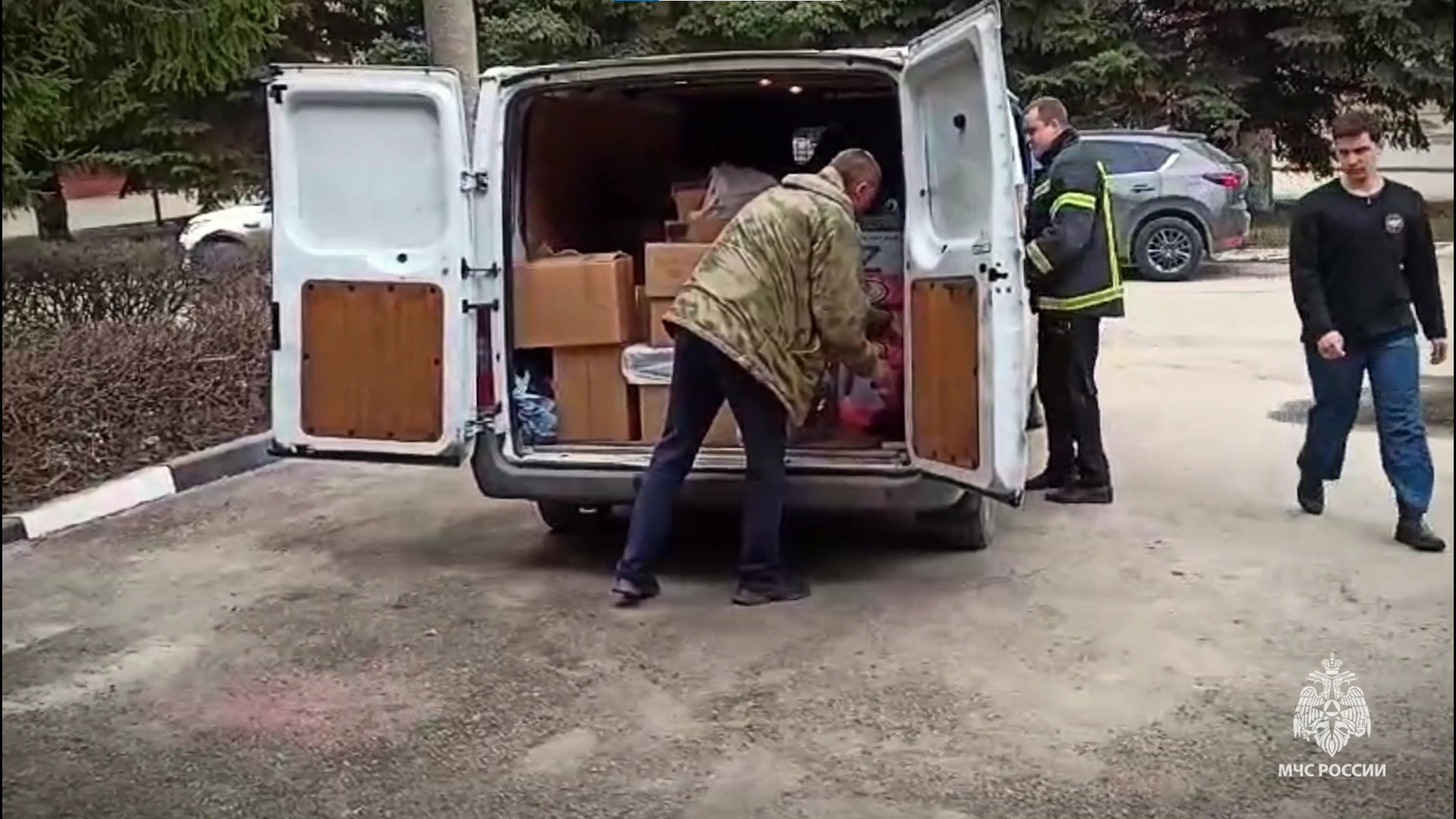 Узловские спасатели отправили гуманитарный груз в зону СВО 