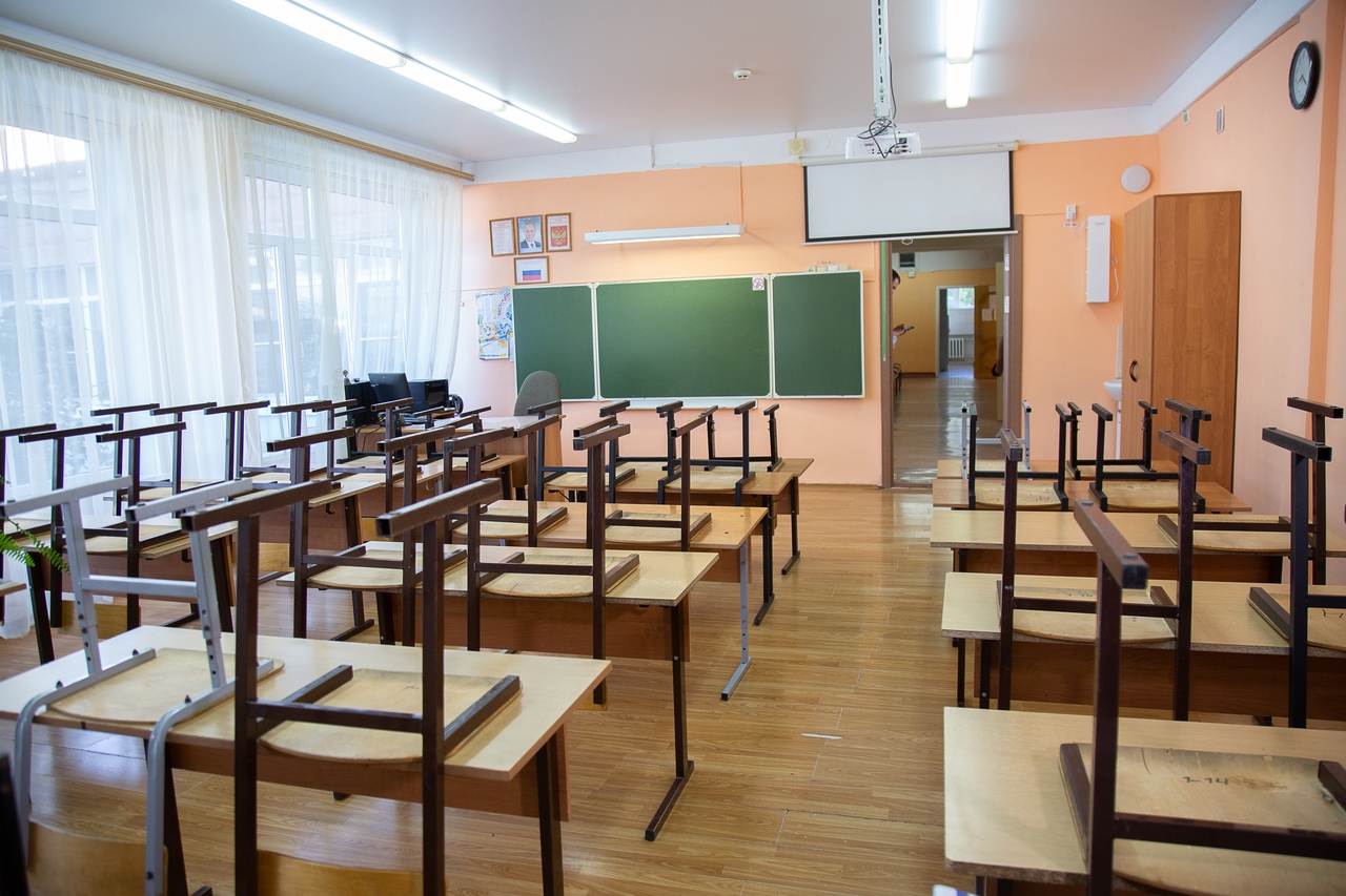 Жители Новомосковска пожаловались на конфликт детей с учителем