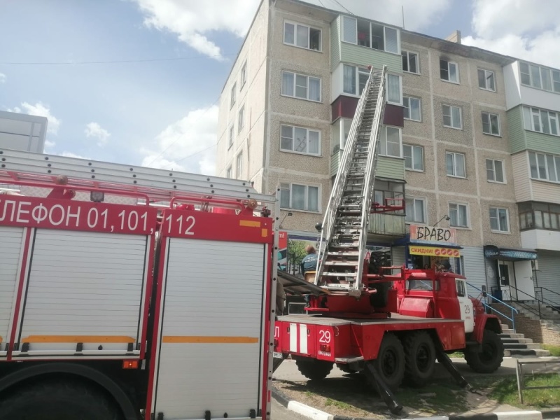 30 туляков эвакуировали из горящего дома в Ефремове