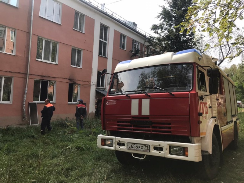 Тульские пожарные спасли ребенка из огня