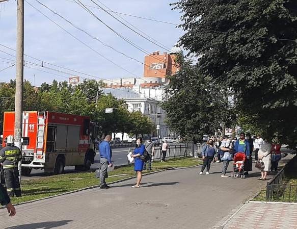 В многоквартирном доме на проспекте Ленина в Туле начался пожар