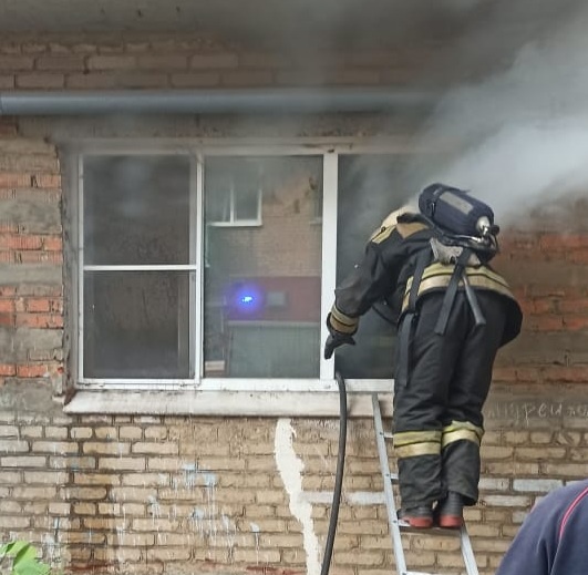 В Туле на Малых Гончарах на пожаре пострадали два человека