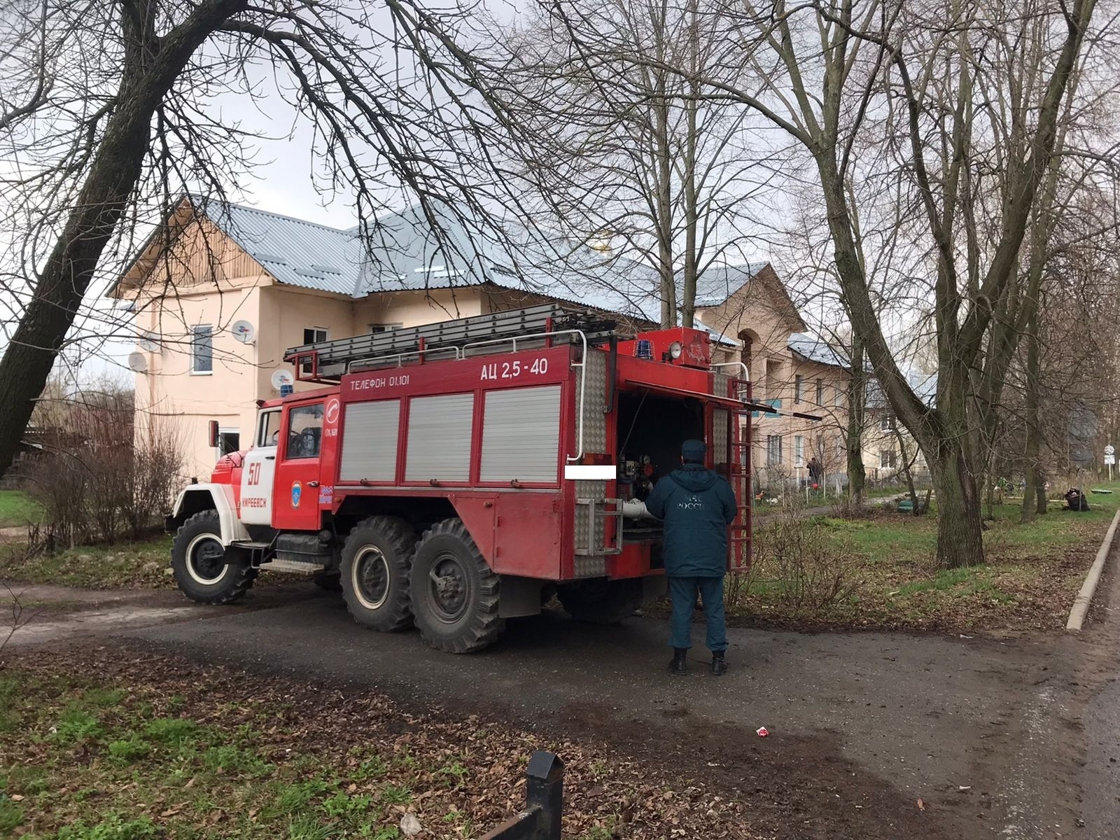 В поселке под Киреевском из горящего дома вывели 10 человек - Новости Тулы  и области - 1tulatv