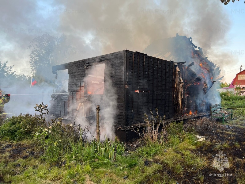Следователи проводят проверку по факту гибели 3 людей на пожарах в Тульской области