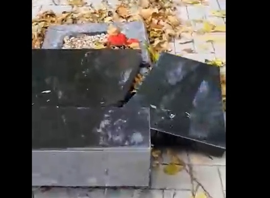 В Богородицке вандалы устроили разгром на кладбище