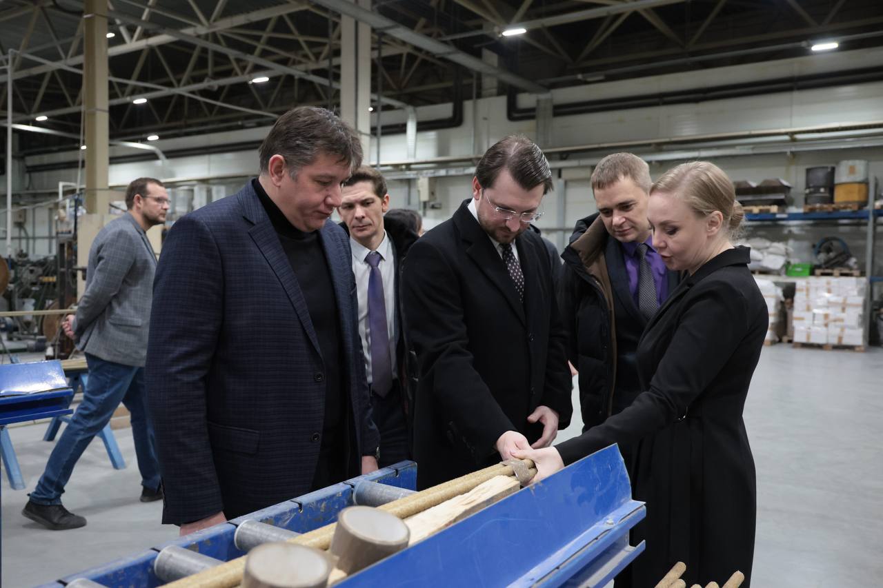 Тульская делегация осмотрела заводы и социальные учреждения в Узловой