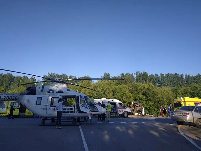 Пострадавшие в ДТП с маршруткой и грузовиком в Щекинском районе доставлены в больницы вертолетом санавиации