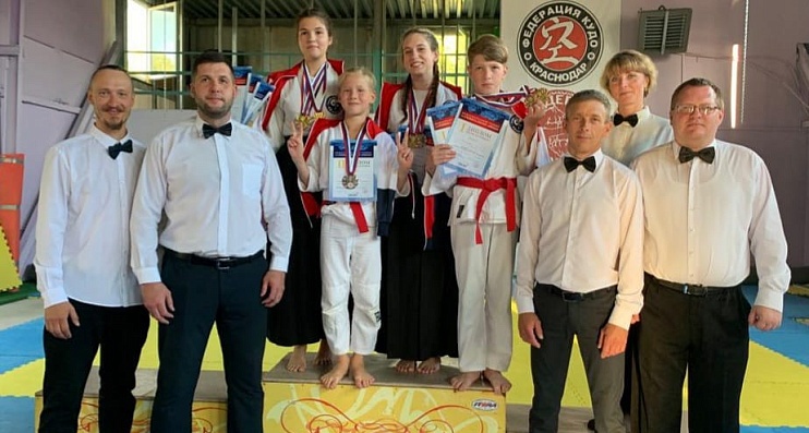 Тульские спортсмены привезли 9 медалей с Международного турнира по айкидо