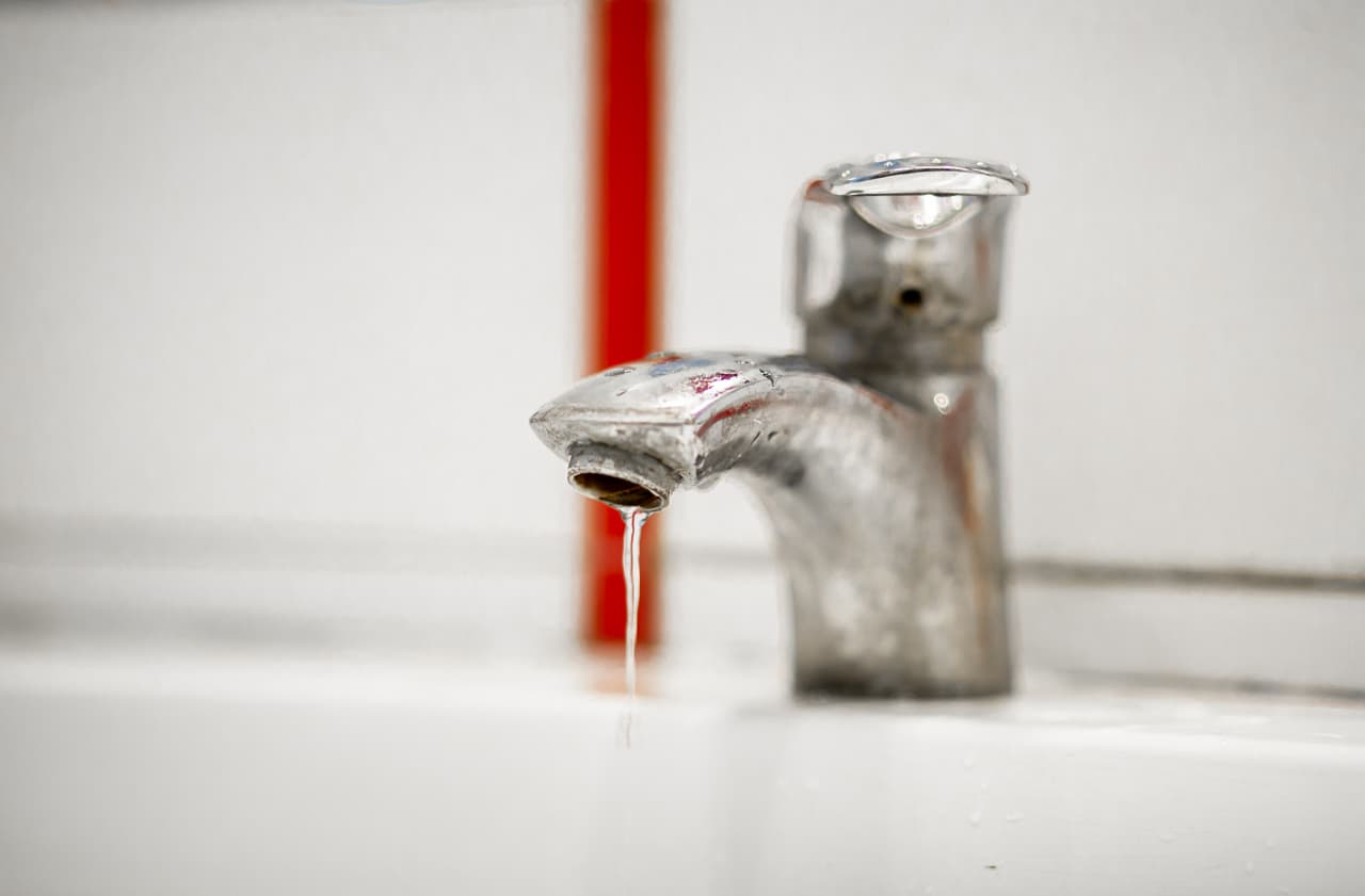 Жители тульского Мясново остались без воды из-за коммунальной аварии