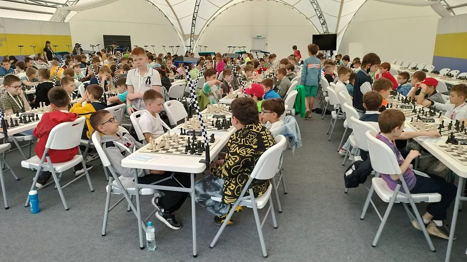 В Тульской области проходит первенство по шахматам среди школьников