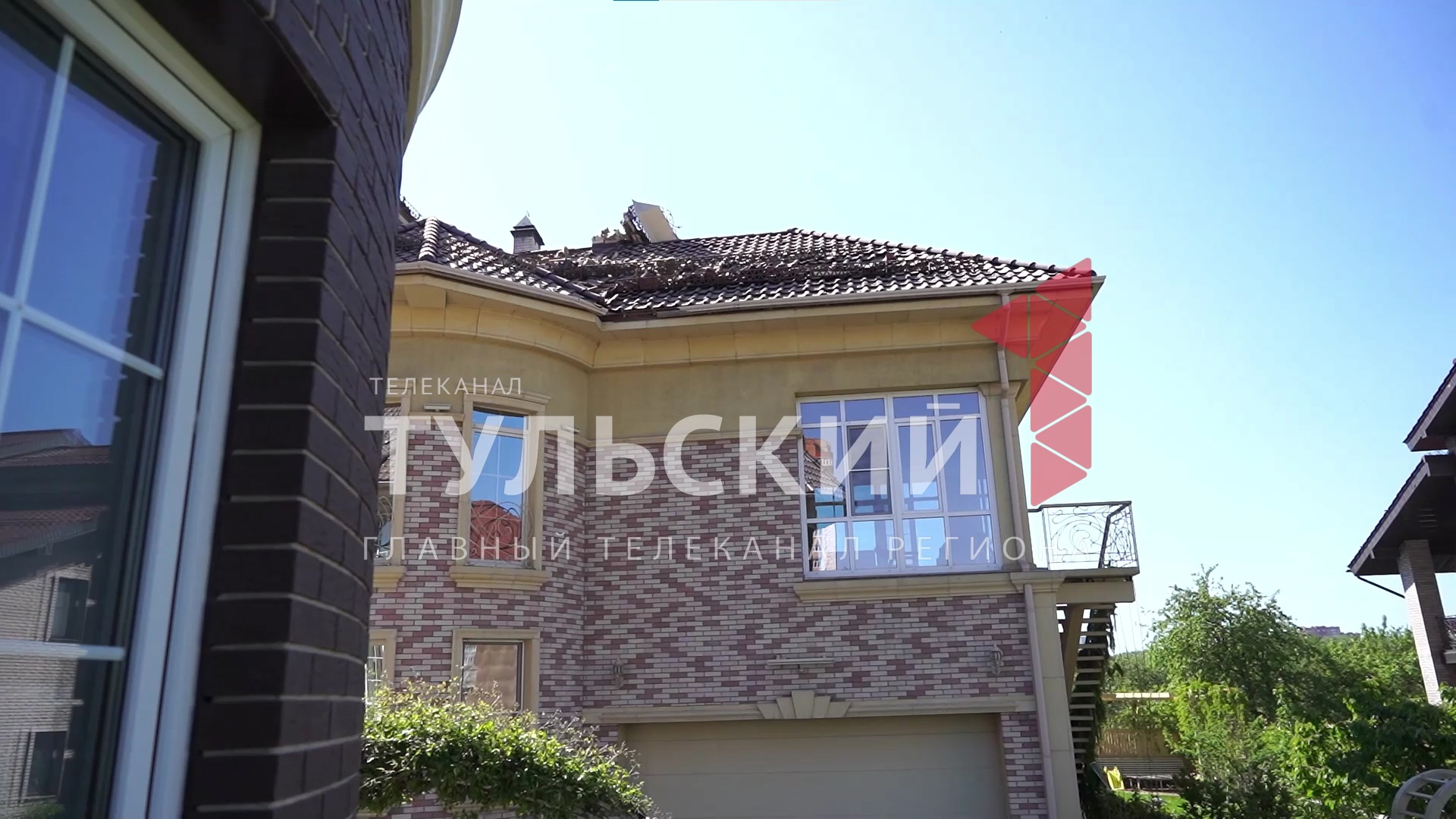 Обломки беспилотника упали на кровлю частного дома в Туле: что рассказали очевидцы