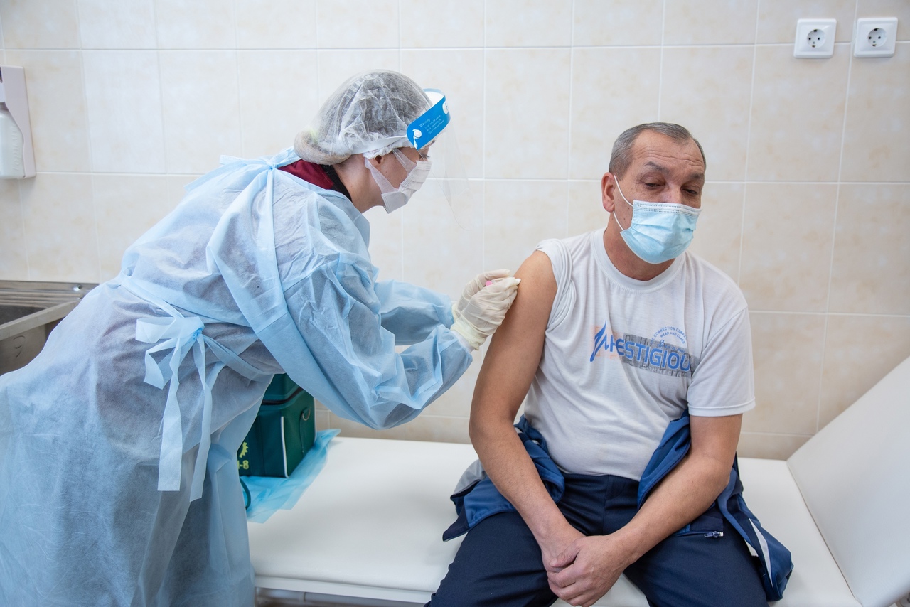 В Туле от коронавируса начали вакцинировать цыган