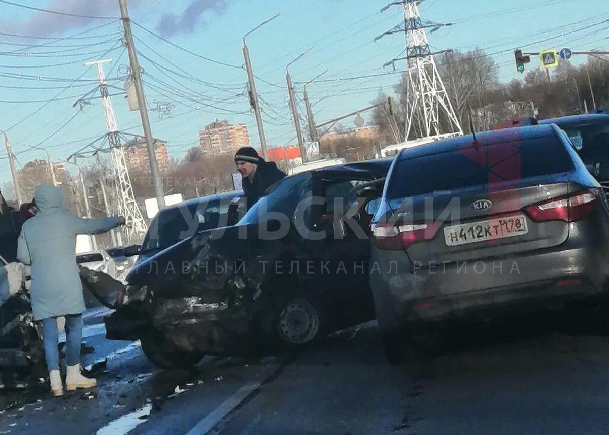 На улице Рязанской в Туле произошло массовое ДТП - Новости Тулы и области -  1tulatv