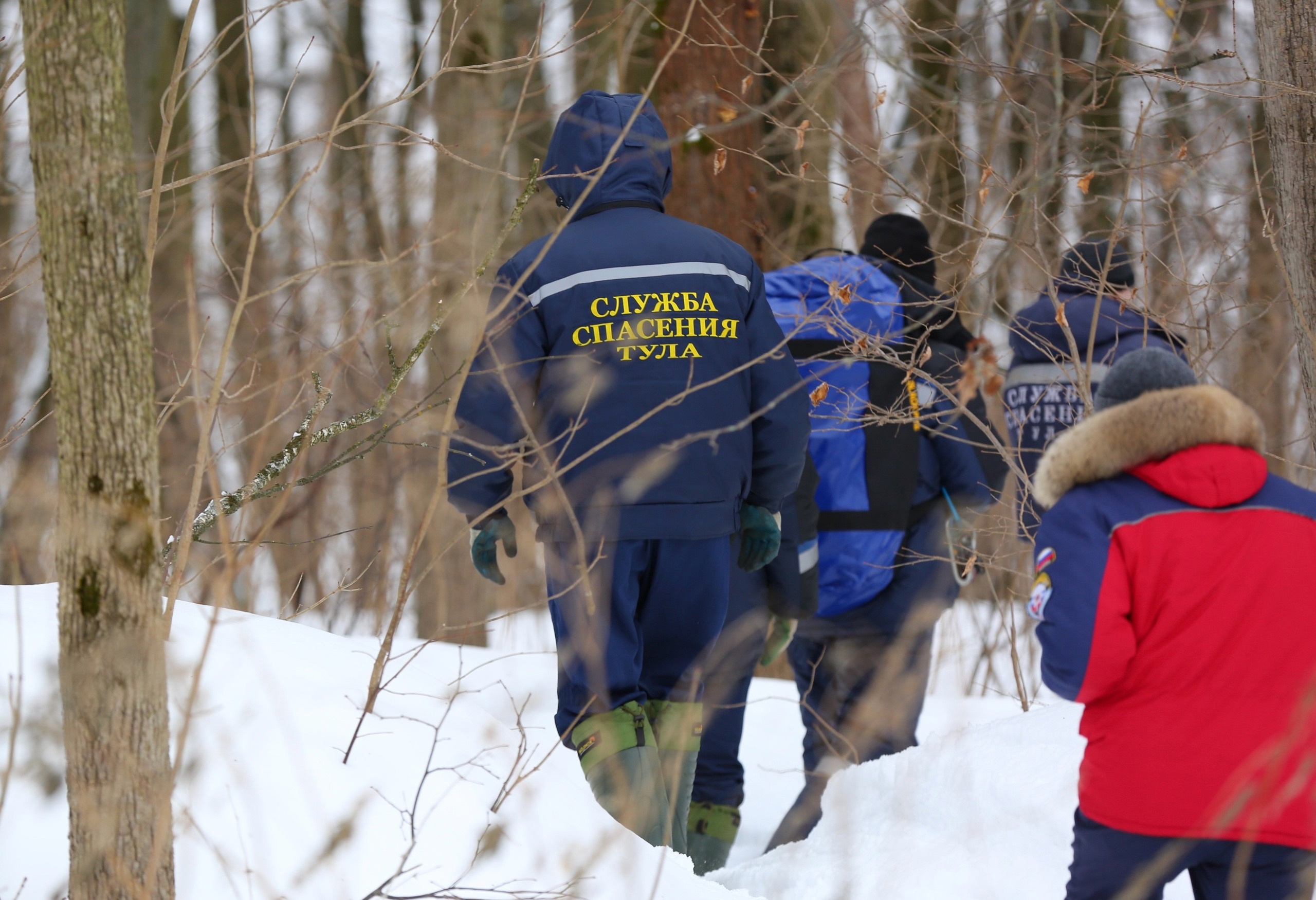 В Туле на лыжницу напали дикие кабаны: спасатели провели учения в лесу