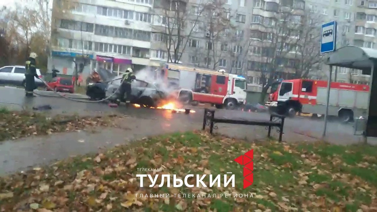 10 октября тула. Машина горела на Фрунзе 17 октября. Тула ДТП ул Фрунзе ул демонстрации 2022.