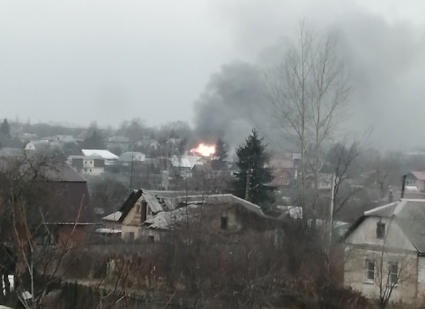 В Туле загорелся частный дом