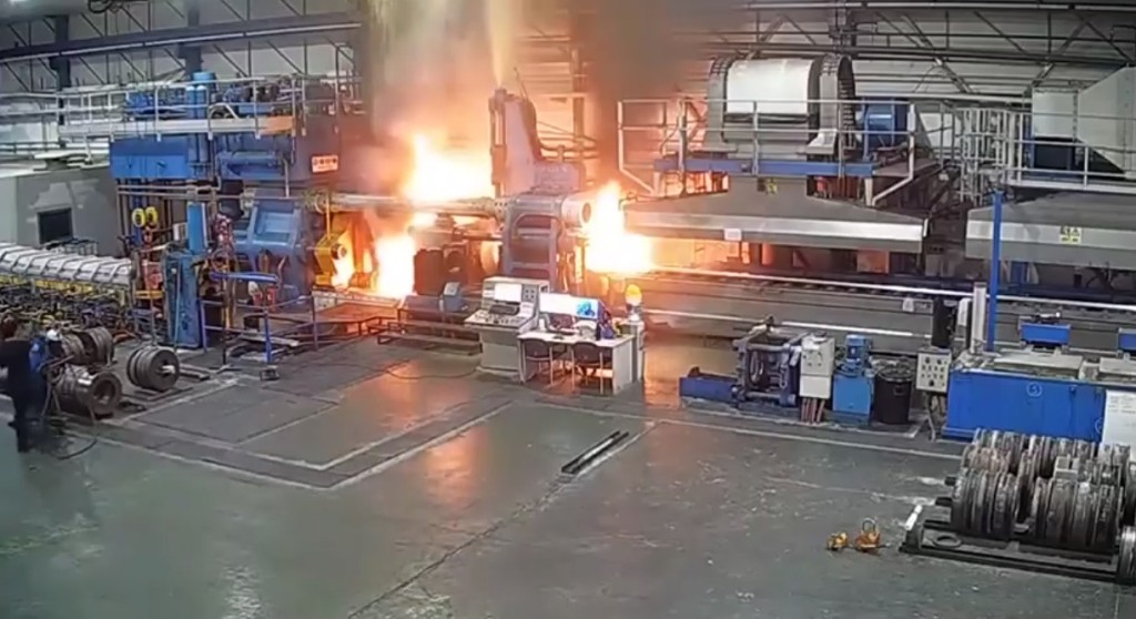 «Портал в ад»: огонь в считанные секунды поглотил цех на тульском алюминиевом заводе