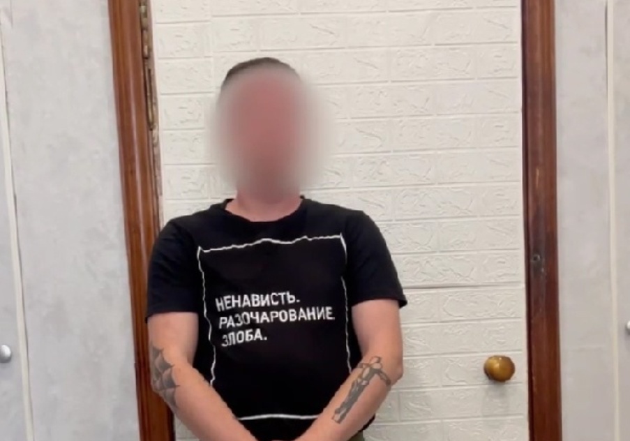 В Новомосковске осудили мужчину, который помочился на мемориал