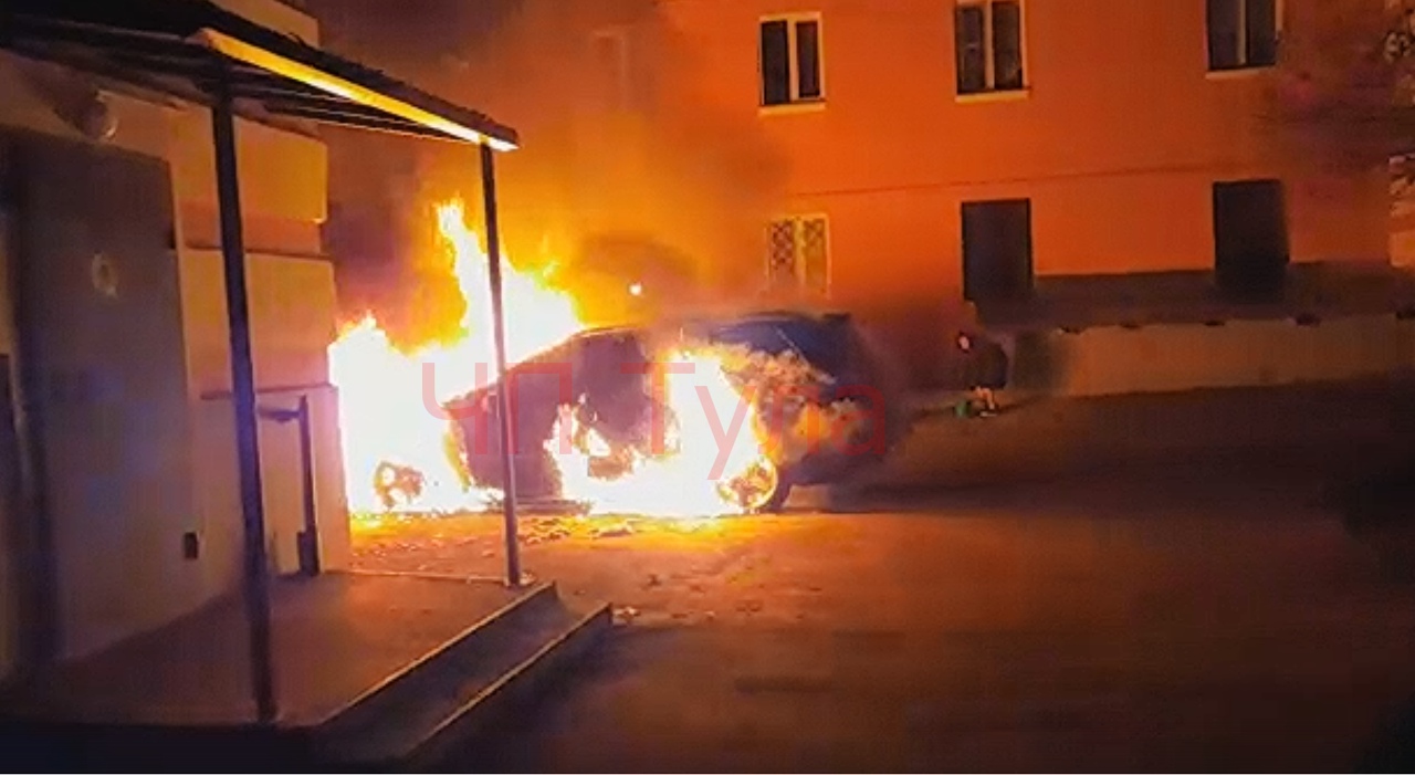 Ночью в Туле сгорел Mercedes